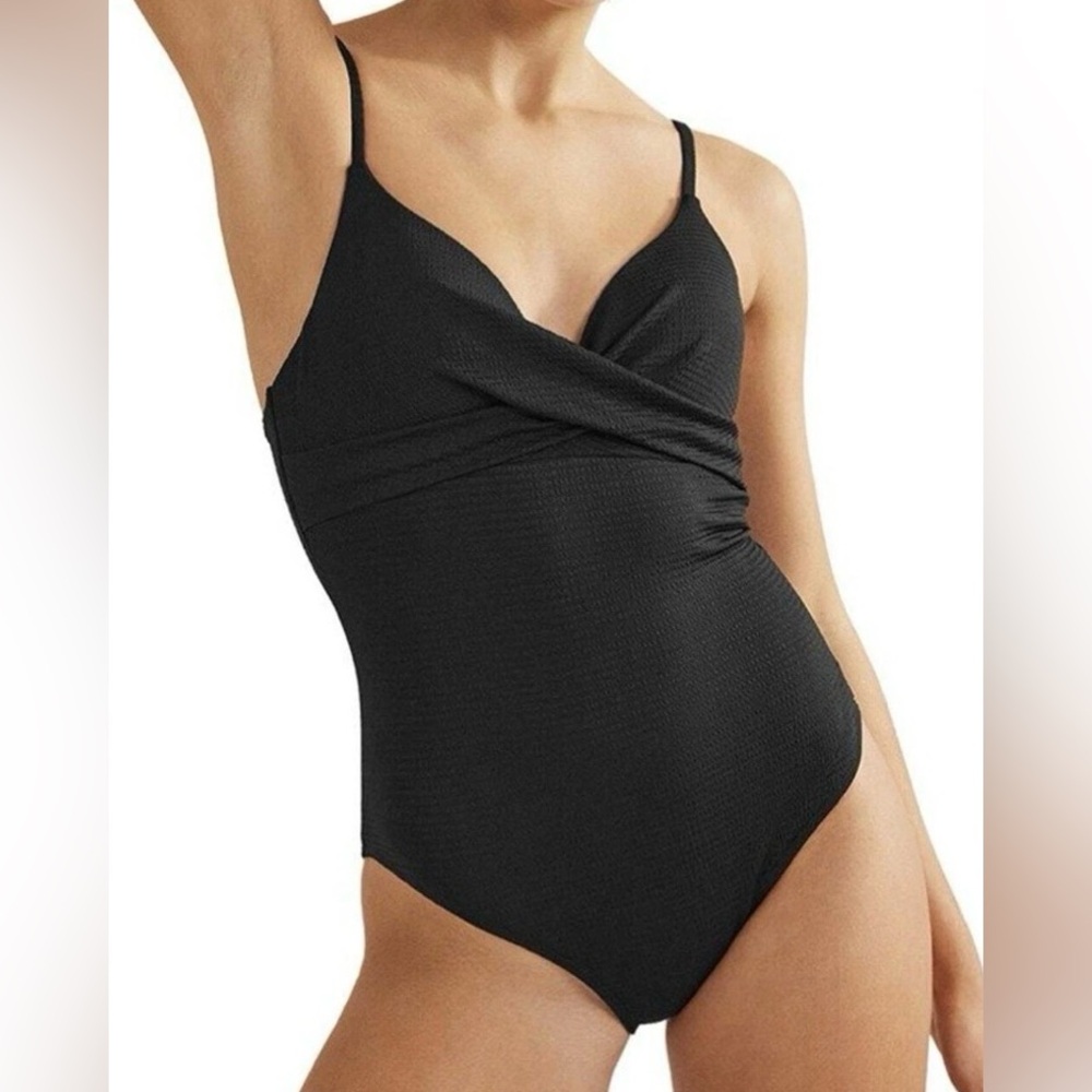 Boden swimsuit NWT Capri cup size bathing suit 34D Black 1 piece Swimsuit